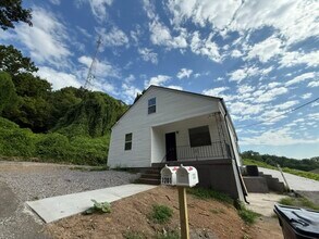 Building Photo - 1201 Karnes Ave