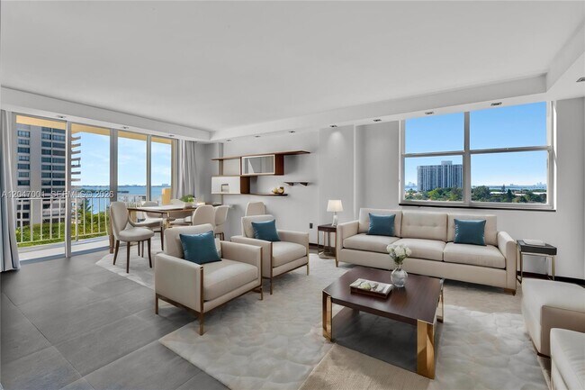 Building Photo - 11111 Biscayne Blvd