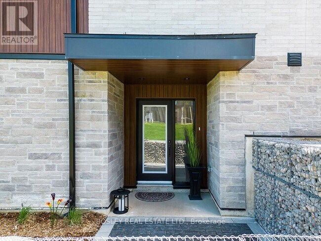 Building Photo - 117 Sladden Ct