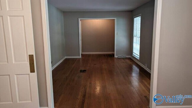 Foto del edificio - 7117 Jones Valley Dr SE