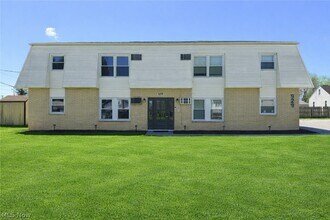 Building Photo - 929 Cook Ave