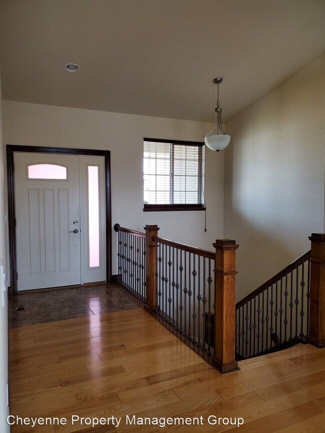 Building Photo - 5 br, 3 bath House - 1414 Marie Lane