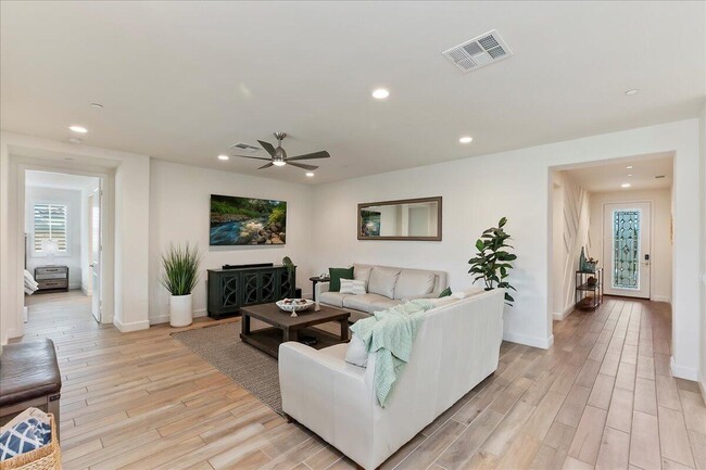 Building Photo - 58179 Aragon Way