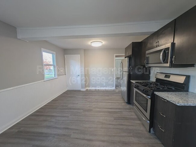 Building Photo - 1093 Breen St