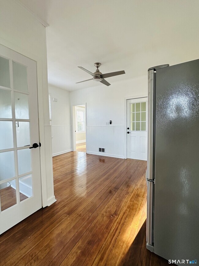 Building Photo - 67 Burke St