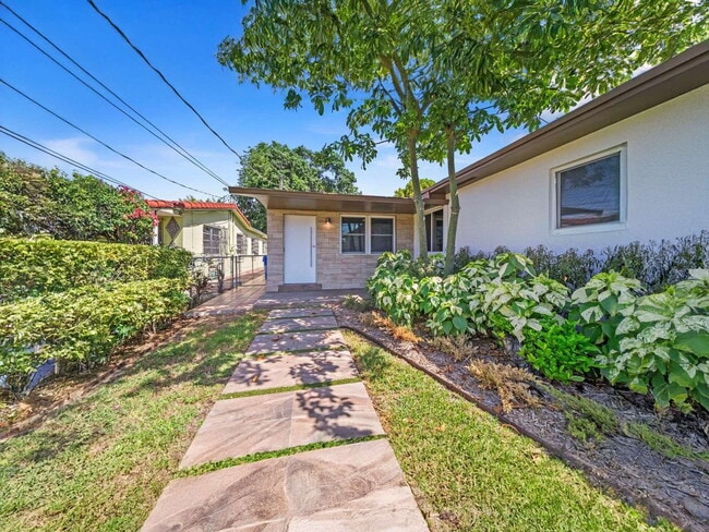Building Photo - 3BR/2BA Duplex in Silver Bluff