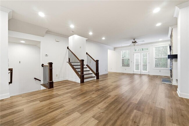 Foto del edificio - 7809 Laurel Crest Dr