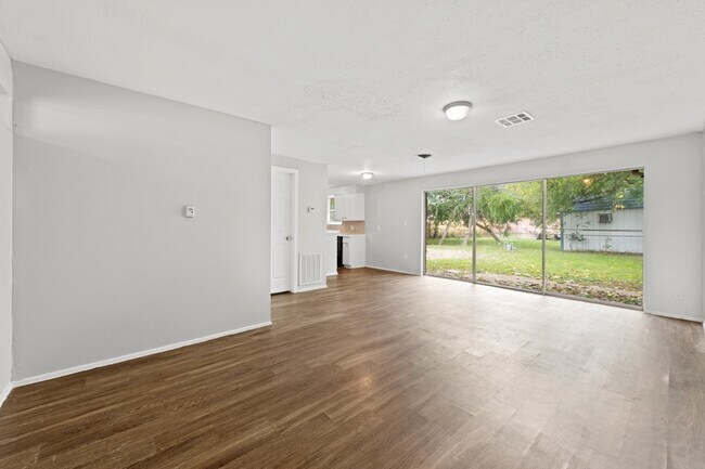 Foto del edificio - 408 Grantham Rd