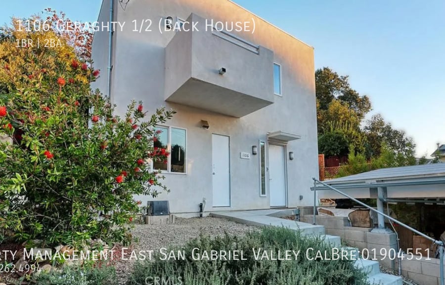 Photo - 1106 Geraghty 1/2 (Back House)-