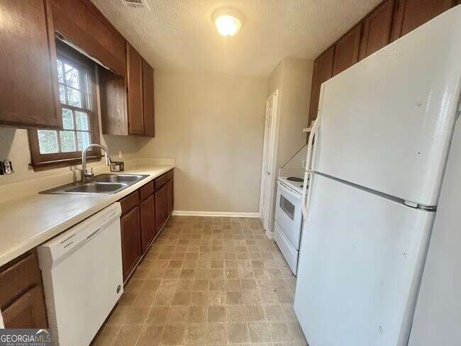 Foto del edificio - 4550 Broadwater Trail