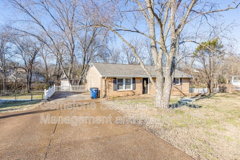 Photo - 111 Daniels Drive