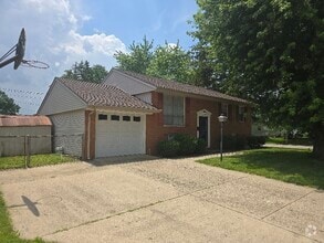 Building Photo - 319 Corlington Dr