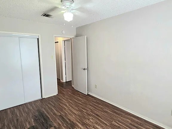 Foto del edificio - 6321 Richland Plaza Dr