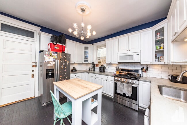 Foto del edificio - 842 W Waveland Ave