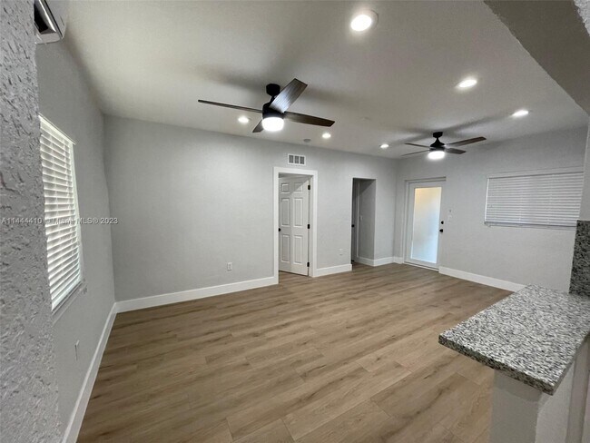 Foto del edificio - 2315 Taylor St