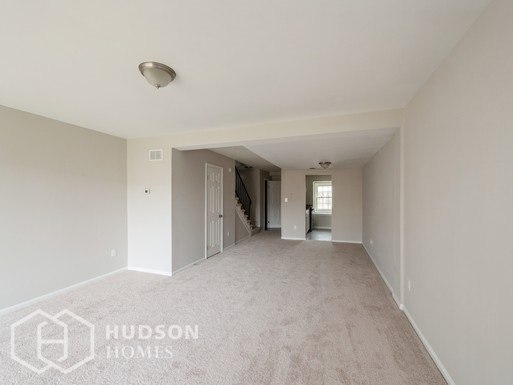 Building Photo - 7952 Lakecrest Dr