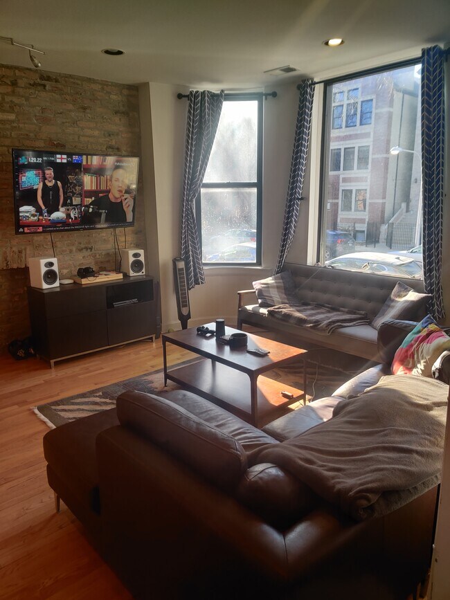 Living Room - 1143 N Mozart St