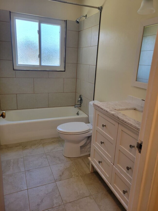 Building Photo - Charming Single Level Home in Northgate Area
