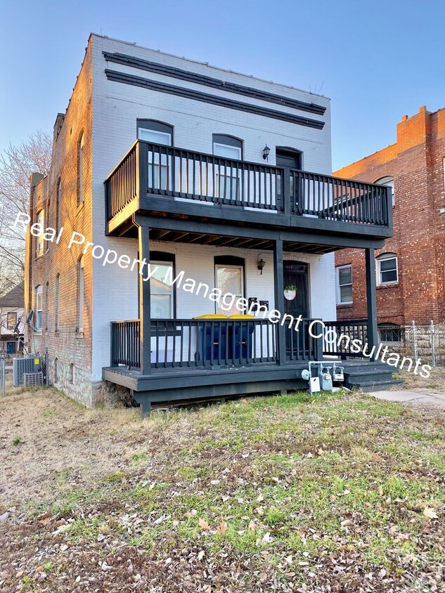 Primary Photo - Renovated 3 Bedroom Duplex