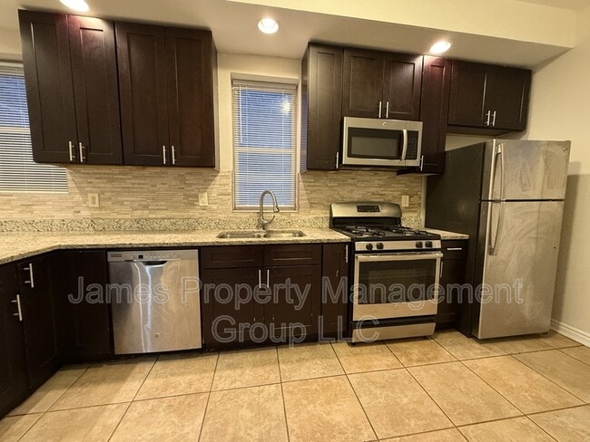 Foto del edificio - 3036 S Union Ave