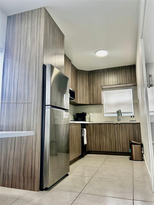 Building Photo - 2200 S Ocean Dr