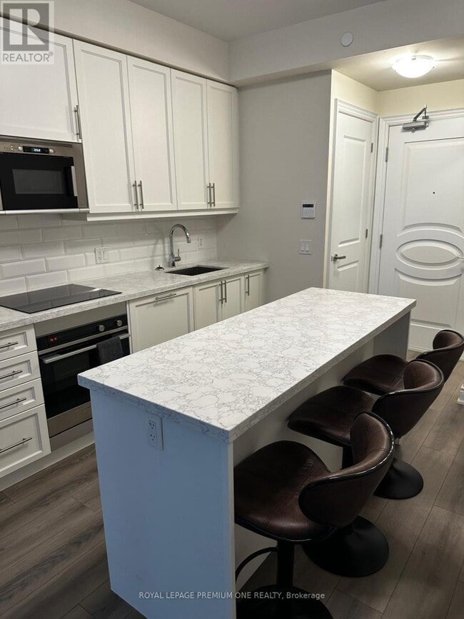 Building Photo - 9085 Jane St