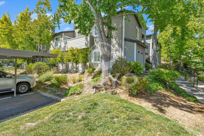 Foto del edificio - 560 Canyon Oaks Dr