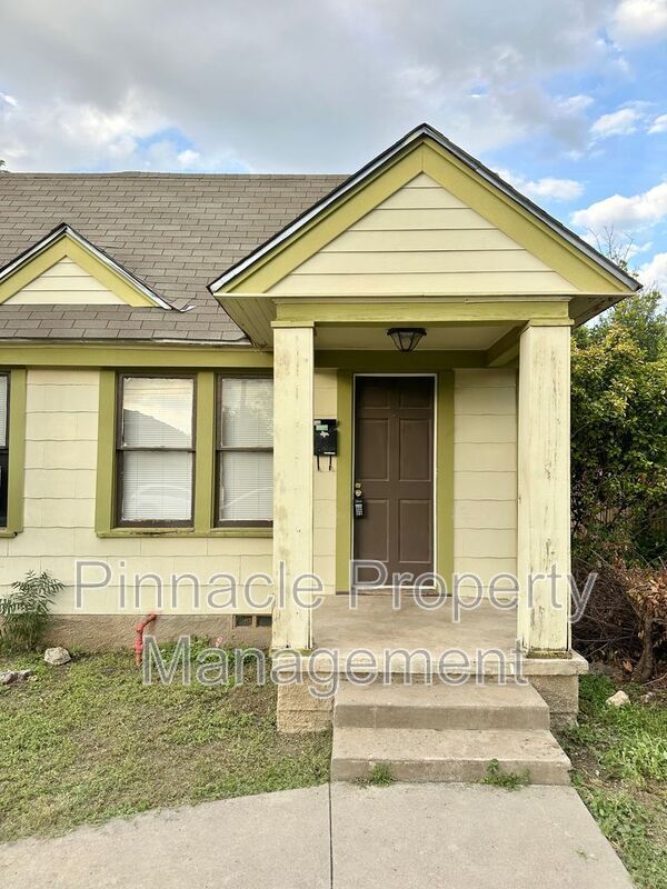 Primary Photo - 308 S Van Buren