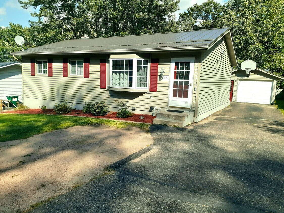 3365 Fairfax St, Eau Claire, WI 54701 House Rental in Eau Claire, WI