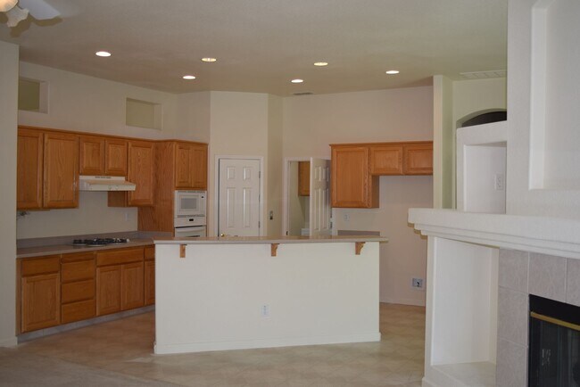 Building Photo - 4620 Ottawa Ct
