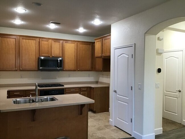 Foto del edificio - 3 Bedroom plus Den 2 Bath So. Reno Home