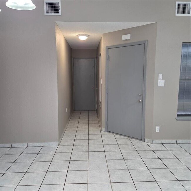 Foto del edificio - 2728 N 26th St
