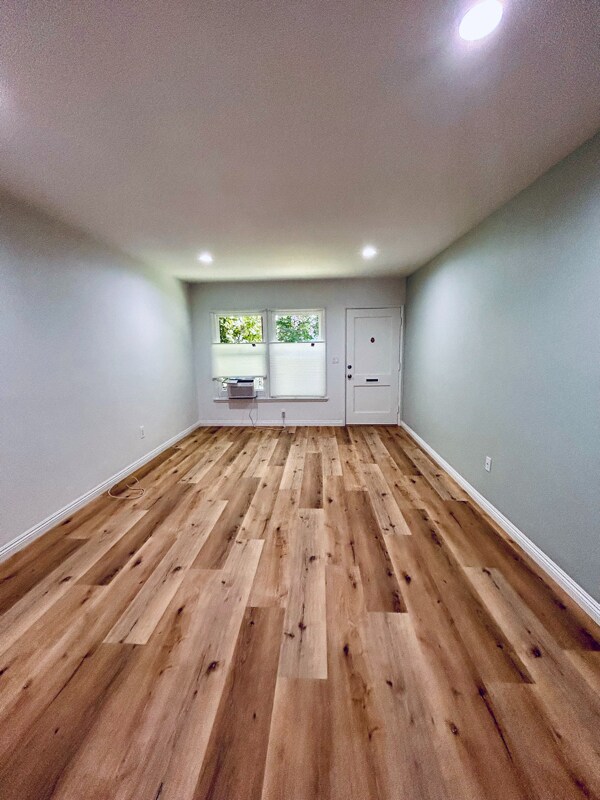 Foto del edificio - 11657 Magnolia Blvd