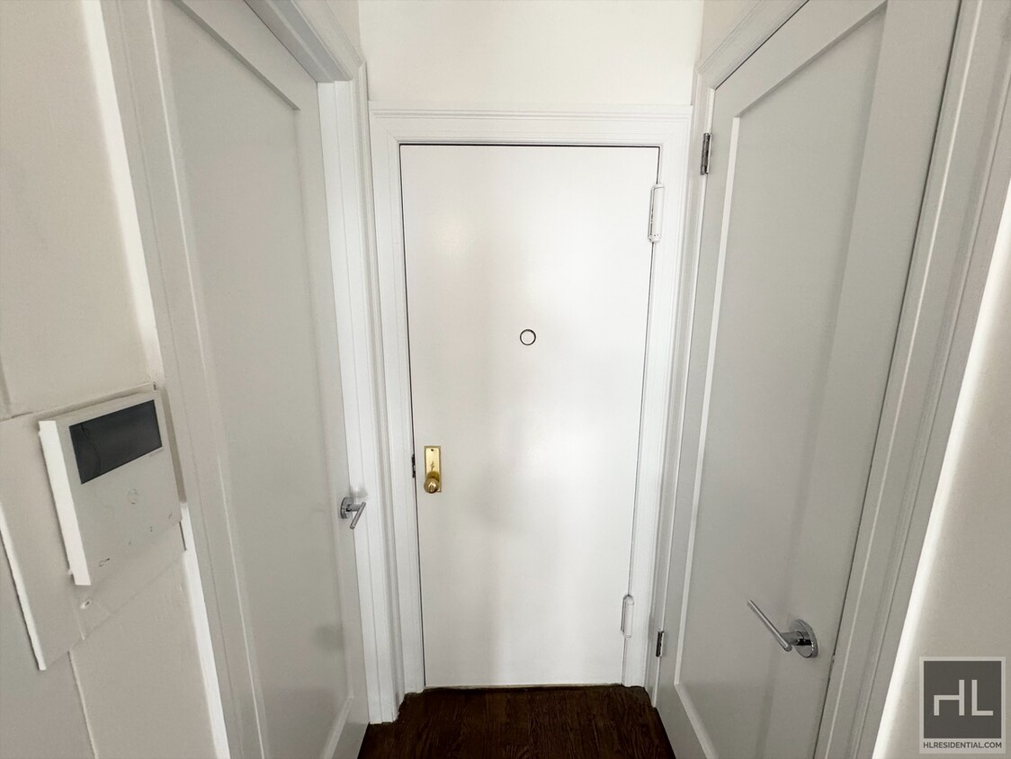 Primary Photo - EAST 65 STREET
