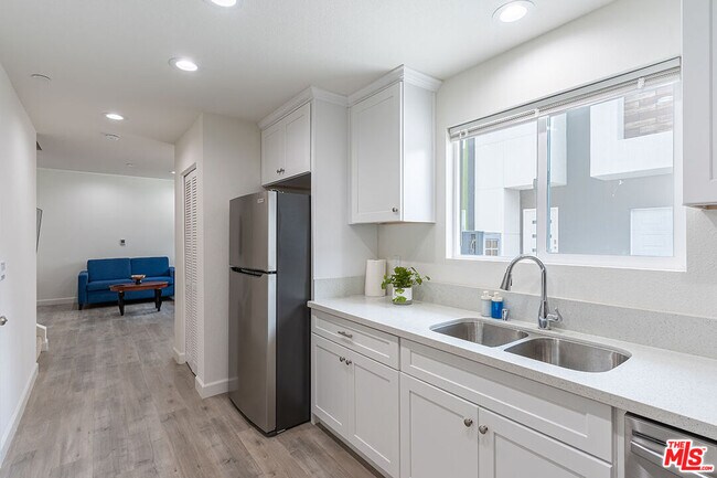 Foto del edificio - 846 N Edgemont St