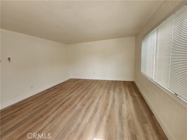 Foto del edificio - 8620 Lampson Ave