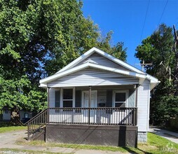 Building Photo - 2412 Bromley Ave