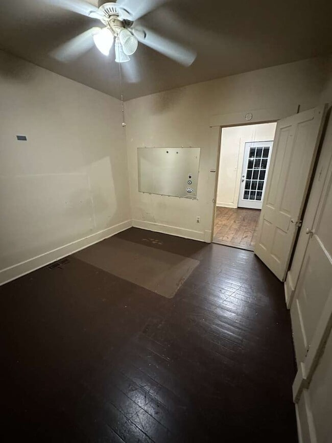 Building Photo - 610 S Green St