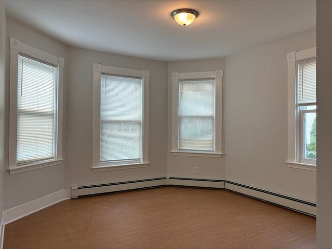Building Photo - 11 Foskett Ct