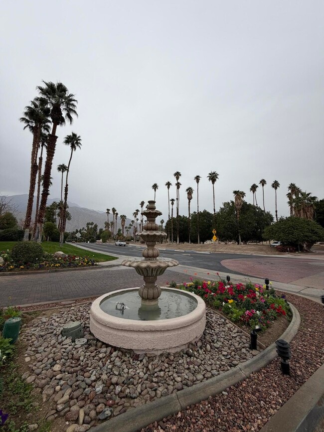 Foto del edificio - 2701 E Mesquite Ave