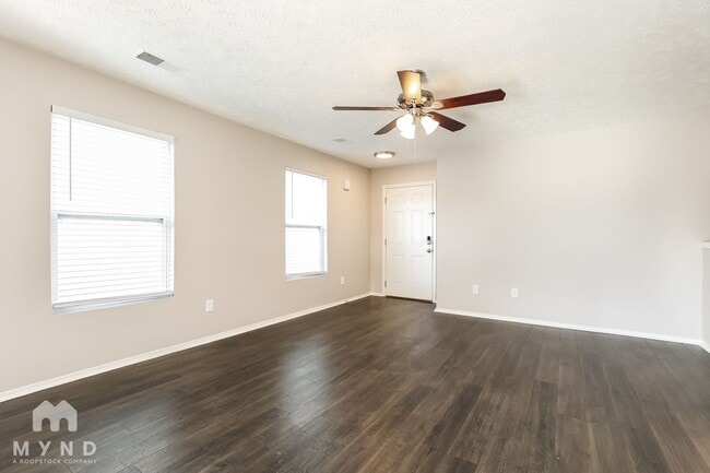Building Photo - 2827 Creekbend Dr