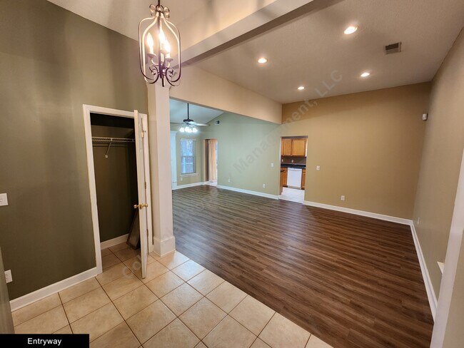 Building Photo - 6 Mallard Landing Ct