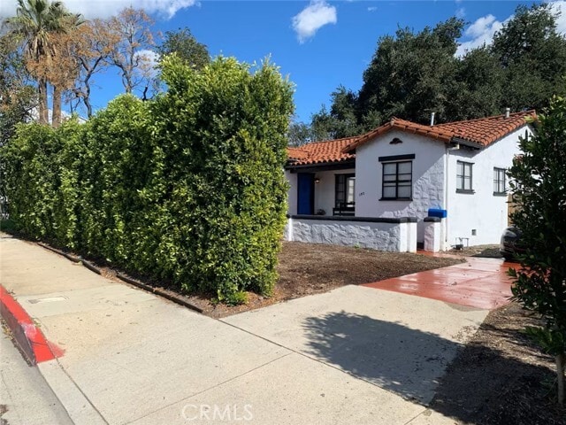 Foto del edificio - 1574 N Orange Grove Ave
