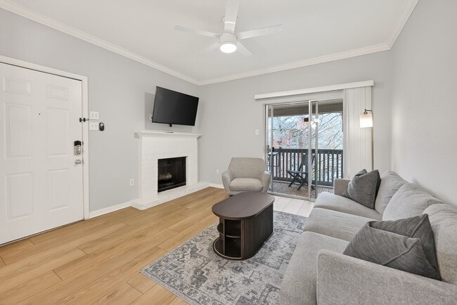 Foto del edificio - 4041 Drake St