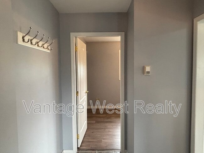 Photo du bâtiment - 3779-3779 Carrall Rd