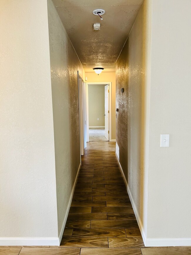 Foto del edificio - 2914 Lakeland Dr