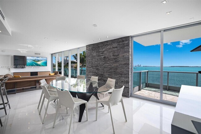 Foto del edificio - 1331 Brickell Bay Dr