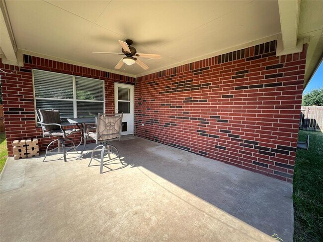 Building Photo - 4511 Western Lake Dr
