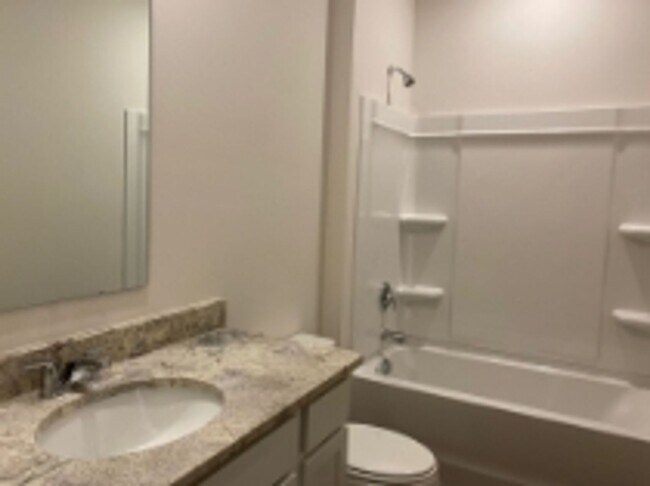 Foto del edificio - Brand-New 3BR Home in Heritage Park – Resort-Style Living in Madison