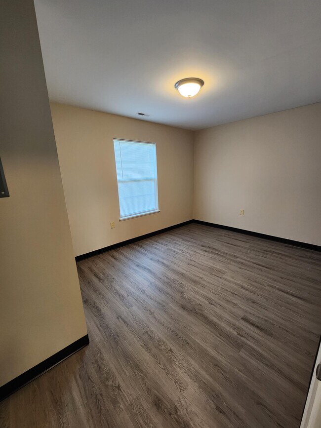 Building Photo - 206 Nicholas Dr